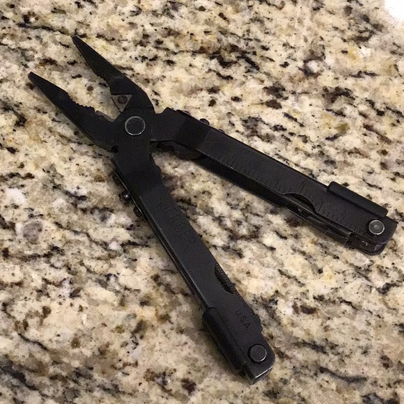 Gerber Multitool - Picture 2 of 3